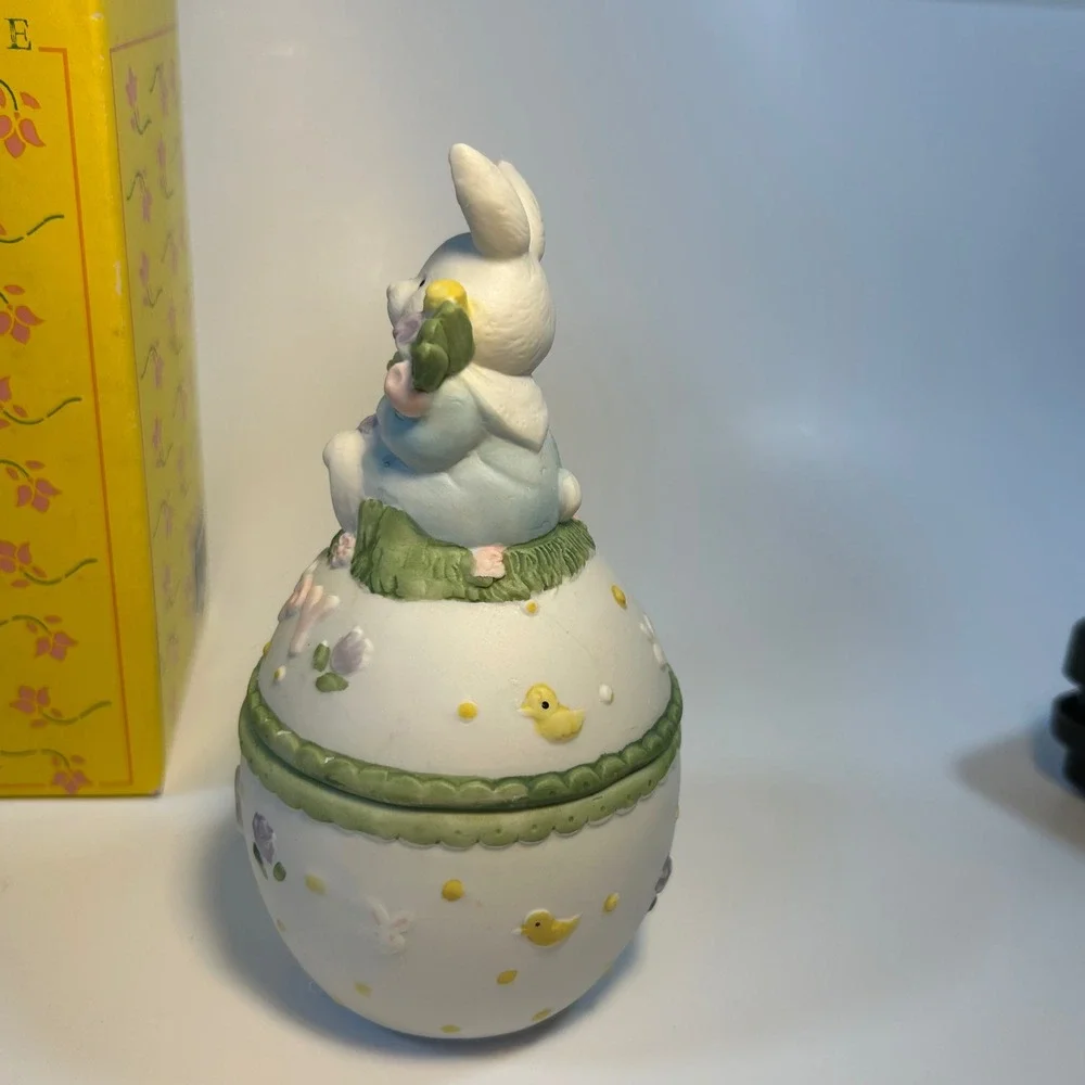 Easter Avenue Bunny Rabbit Figurine Trinket Box Happy Easter Egg Decor 6